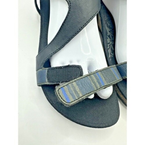 Clark's Leather Sandals 9 Navy Corks soles Comfort Buckle And Hook and Loop - Picture 5 of 10